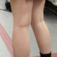 Candid legs and feet...._03A1194.jpg