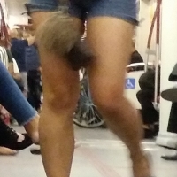 Candid legs and feet...._6D05B20.jpg