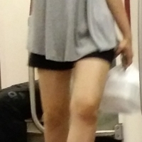 Candid legs and feet...._8D904BF.jpg