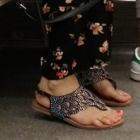 Candid legs and feet...._8CC1F8B.jpg