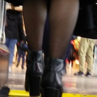 candid legs and feet...._1FB438B.jpg