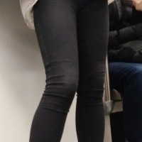 candid legs and feet...._1DDD064.jpg