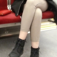 candid legs and feet...._8F55004.jpg