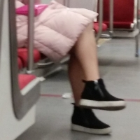 candid legs and feet...._8FA0030.jpg