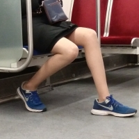 candid legs and feet...._9B442F8.jpg