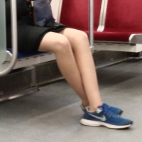 candid legs and feet...._9B2AABD.jpg