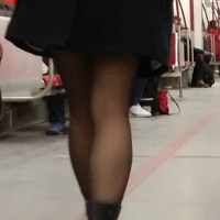 candid legs and feet...._14C0760.jpg