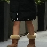 candid legs and feet...._E357CED.jpg