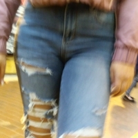 candid legs and feet...._F9D0DF8.jpg