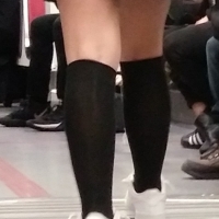 candid legs and feet...._F853B9A.jpg