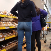 Candid blonde girl shopping with a nice booty in tight jeans ihaveurknickers - Creepin on teen ass - 000820171017_082217.png