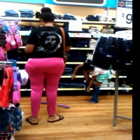 Latina booty in jeans and pants tumblr_bdb8411f5677ab2530968bf0adb7a487_afdf4996_2048.jpg