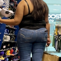 Chunky candid Latina babe in tight jeans Maliropen - Puta creep - 00124b5f3ac0-5ce2-4c4_0012.jpg