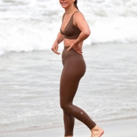 Julianne Hough wet in sports bra and leggings at Venice Beach with hard nipples 06.jpg