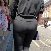 Candid babe with a sexy ass and vpl in tight leggings Gymshark Pulled Right Up High.mp4-2024-08-18-07h50m09s112.jpg