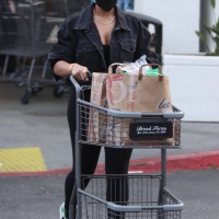 Lori Harvey grocery shopping at Bristol Farms in West Hollywood in leggings 02.jpg