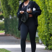 Lori Harvey candid looking sexy in leggings and a sports bra after pilates 12.jpg
