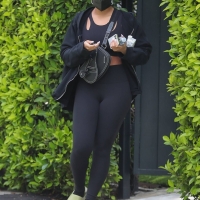 Lori Harvey candid looking sexy in leggings and a sports bra after pilates 11.jpg