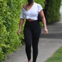 Lori Harvey candid looking sexy in leggings and a sports bra after pilates 07.jpg