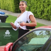 Lori Harvey candid looking sexy in leggings and a sports bra after pilates 02.jpg