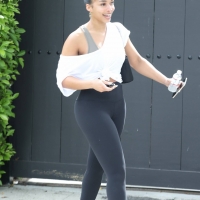 Lori Harvey candid looking sexy in leggings and a sports bra after pilates 17.jpg