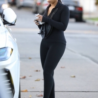 Lori Harvey candid looking sexy in leggings and a sports bra after pilates 15.jpg