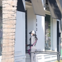 Lori Harvey's booty looking delicious in grey leggings while out grabbing a snack in LA 10.jpg