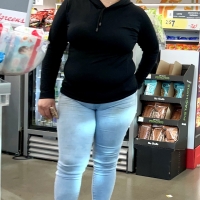 Thick candid girl in jeans with a fupa Maliropen - Puta creep - 00167b17a755-71e4-404_0016.jpg