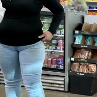 Thick candid girl in jeans with a fupa Maliropen - Puta creep - 001406d38067-2ecb-462_0014.jpg