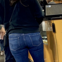 Fat booty candid babe in tight jeans Maliropen - Puta creep - 00103e0df500-6538-4e7_0010.jpg