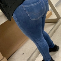 Fat booty candid babe in tight jeans Maliropen - Puta creep - 005160e7a4fe-4181-463_0051.jpg