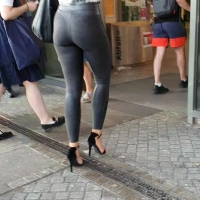 Smoking hot candid babe with a great ass and vtl in wet look leggings 20190831_190221.mp4-2021-08-19-12h33m43s836.jpg