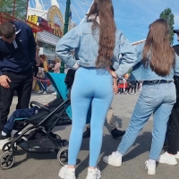 Candid brunette babe at an amusement park with a nice ass in blue leggings Blue_pants_4K.mp4-2023-08-19-14h09m21s032.jpg