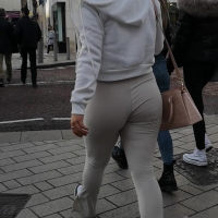 Lovely round ass teen.mp4-2022-08-21-10h17m19s945.jpg