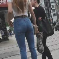 Model in Jeans by Lloyd.mp4-2022-08-21-10h25m06s895.jpg