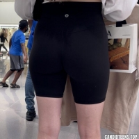 Sexy candid girls in shorts 9E465097-B73F-42D6-9498-F08EA1F4831E-728x744.jpeg
