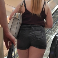 Thick candid blonde girl with a big booty in denim shorts JeansShorts1.mp4-2023-08-22-16h09m08s604.jpg