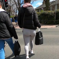 Candid brunette girl with a nice ass in grey Gymshark leggings Grey Gymsharks Brunette.mp4-2024-08-24-08h22m04s726.jpg