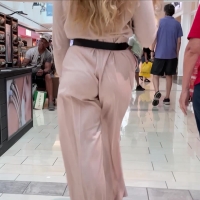 Candid mall babe with a wedgie in white pants 2023-08-08 07.52.42.mov-2024-08-25-12h36m13s584.jpg