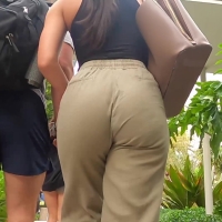 Candid college girl with a sexy jiggly ass in beige pants Street432.mp4-2025-08-25-14h25m36s024.jpg