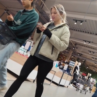Nike blonde