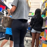 Young mom in Lulu's