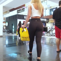 Fit blonde in Lulu's (part 1)