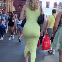 Slim waist phat ass