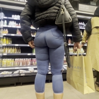 Latina bubble in jeans