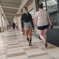Mall blonde cheeks