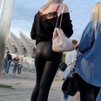 Swedish hottie in leggings