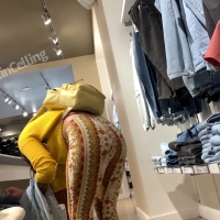 Patterned leggings booty