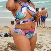 Non candid black girls in bikinis 123865869@N06_49466676093_des DSC00566.jpg