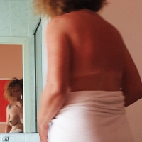 Personal creepshot pictures Blackmommo - Wife naked after shower - 000220210630-164542.jpg